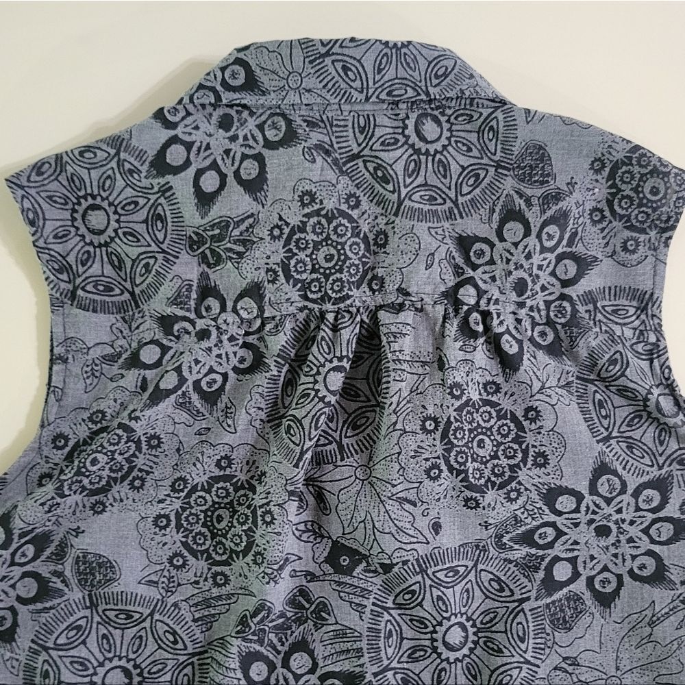 Exofficio Women's Gray Floral Sleeveless  V-neck Button-down Blouse - Picture 8 of 13